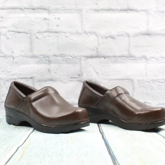 LL Bean Leather Clogs Brown Comfort Professional Nurse Shoes Size 8.5 M - Picture 3 of 9